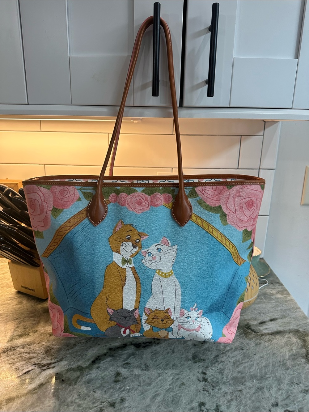Dooney & Bourke Aristocats tote - Picture 3 of 11